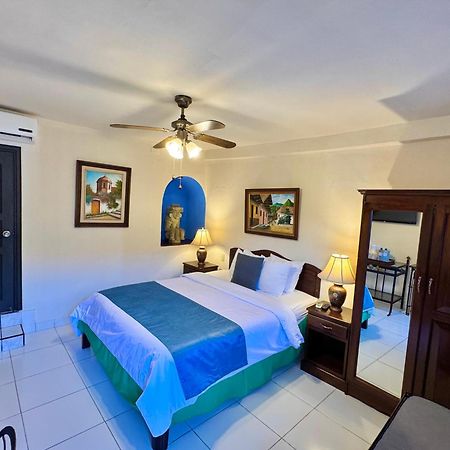 Hotel Camino Maya Copan Ruinas ภายนอก รูปภาพ