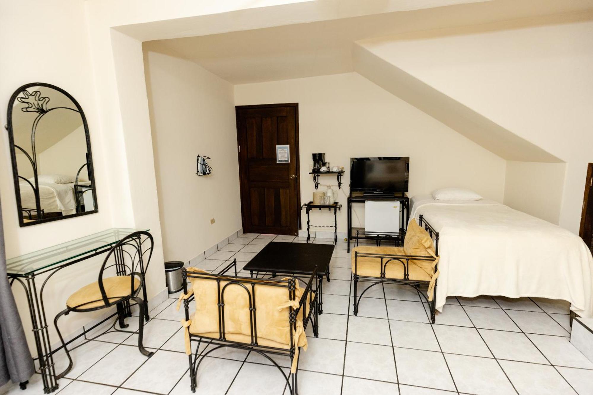 Hotel Camino Maya Copan Ruinas ภายนอก รูปภาพ